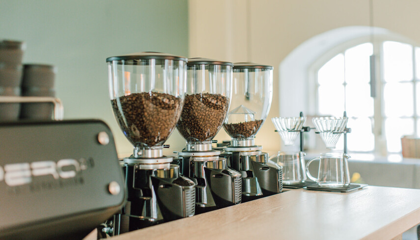 Gastgarten des Kaffeehauses in der Salzburger Altstadt